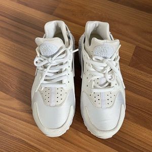 Nike Huarache SIZE 6.5